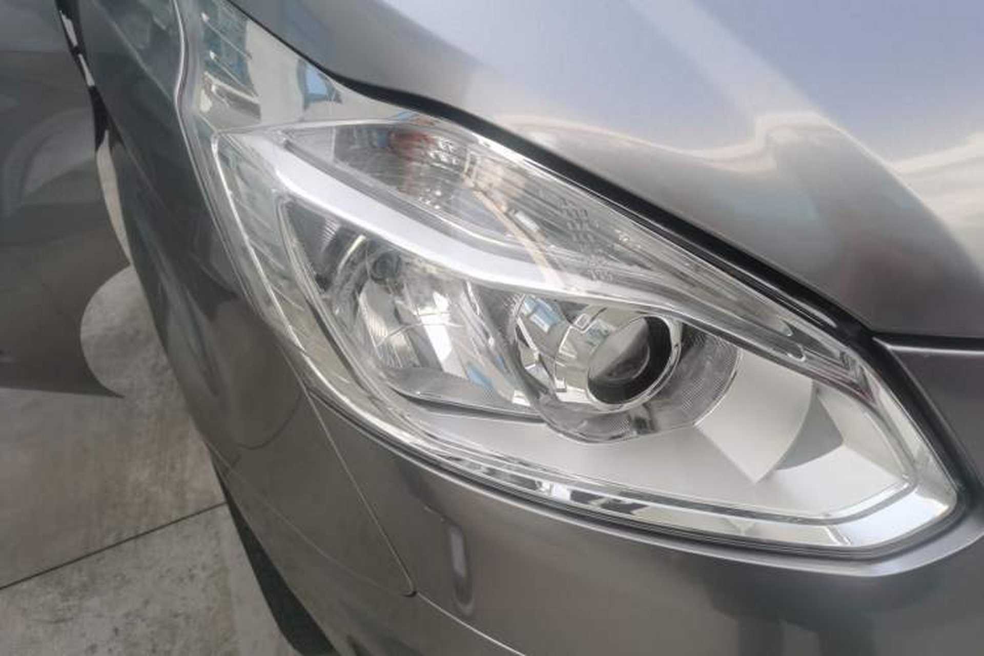 Used Ford Tourneo Custom 2017 2.0T Automatic Elite Edition Right Front Headlight