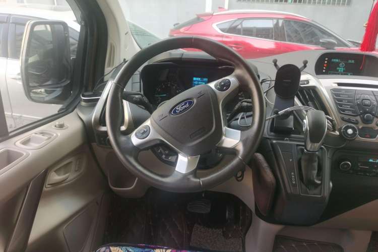 Used Ford Tourneo Custom 2017 2.0T Automatic Elite Edition Steering Wheel