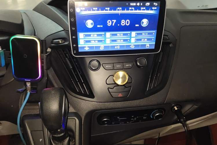 Used Ford Tourneo Custom 2017 2.0T Automatic Elite Edition Audio And AC Panel