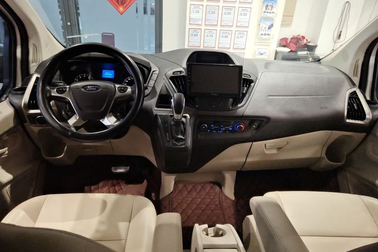 Used Ford Tourneo Custom 2017 2.0T Automatic Elite Edition Audio And AC Panel