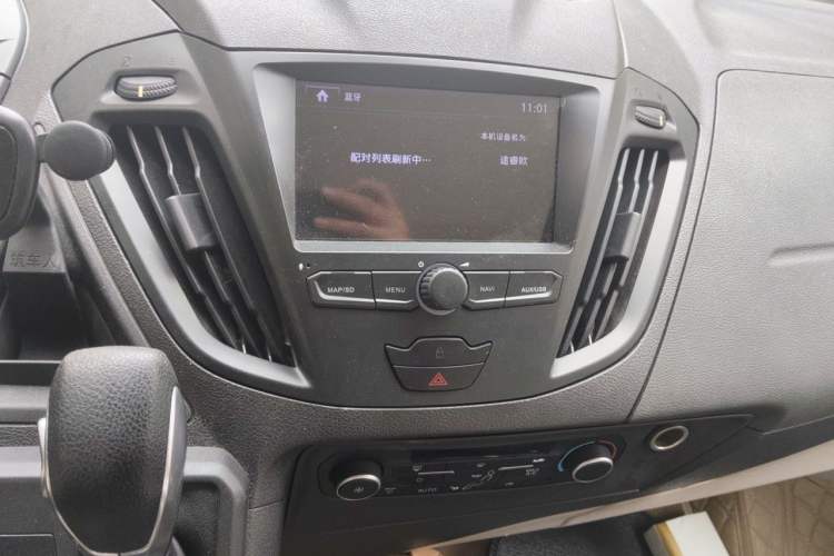Used Ford Tourneo Custom 2017 2.0T Automatic Elite Edition Audio And AC Panel