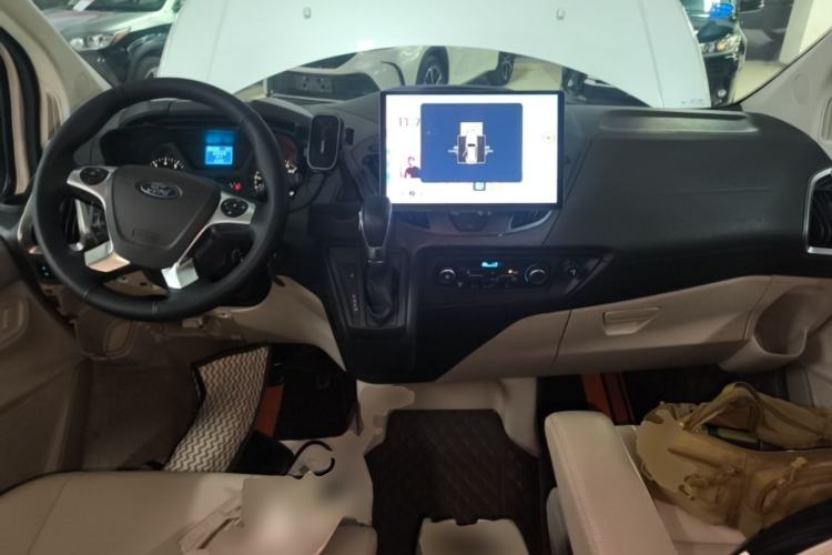 Used Ford Tourneo Custom 2017 2.0T Automatic Elite Edition Center Console