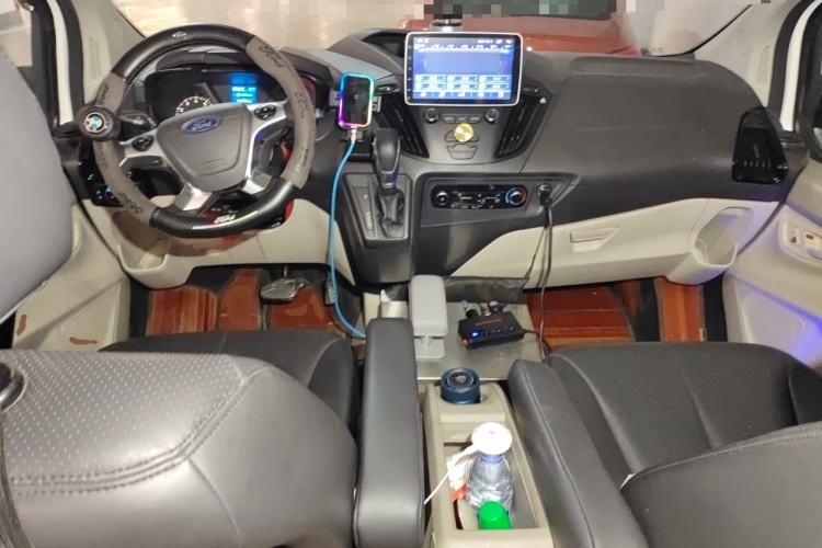 Used Ford Tourneo Custom 2017 2.0T Automatic Elite Edition Center Console