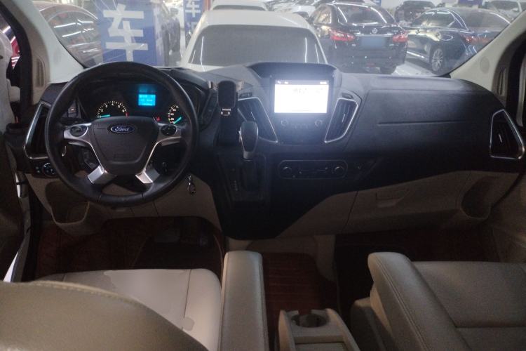 Used Ford Tourneo Custom 2017 2.0T Automatic Elite Version Center Console