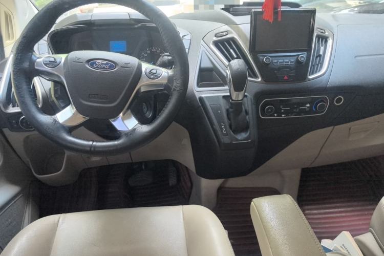 Used Ford Tourneo Custom 2017 2.0T Automatic Elite Version Center Console