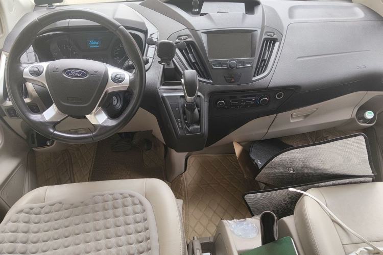 Used Ford Tourneo Custom 2017 2.0T Automatic Elite Edition Center Console