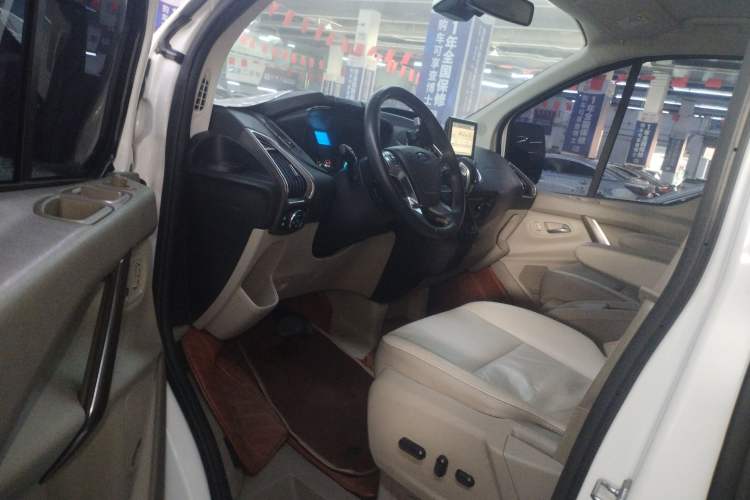 Used Ford Tourneo Custom 2017 2.0T Automatic Elite Version Driver Seat