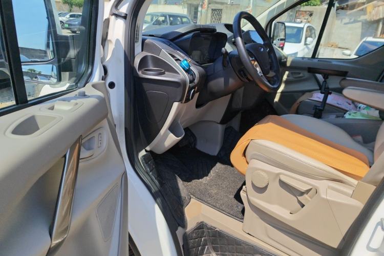 Used Ford Tourneo Custom 2017 2.0T Automatic Elite Edition Driver Seat