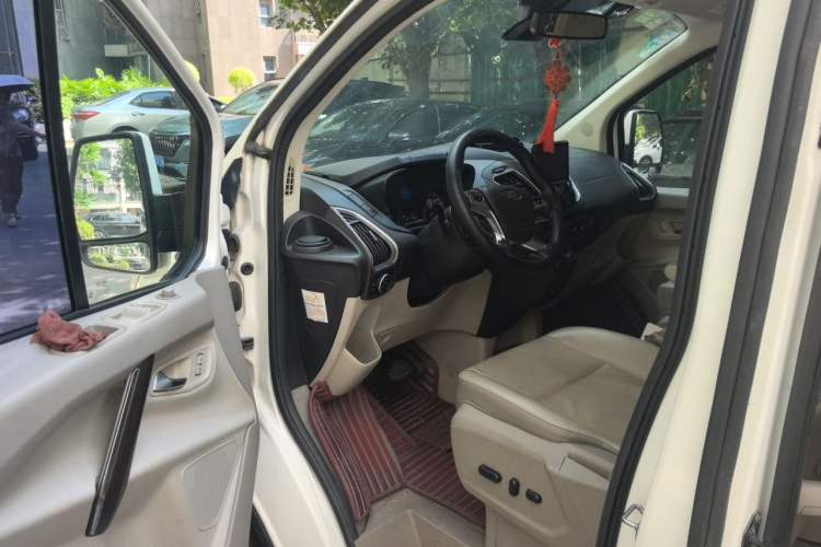 Used Ford Tourneo Custom 2017 2.0T Automatic Elite Version Driver Seat