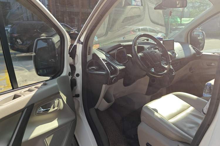 Used Ford Tourneo Custom 2017 2.0T Automatic Elite Version Driver Seat