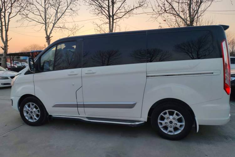 Used Ford Tourneo Custom 2017 2.0T Automatic Elite Edition Exterior 3