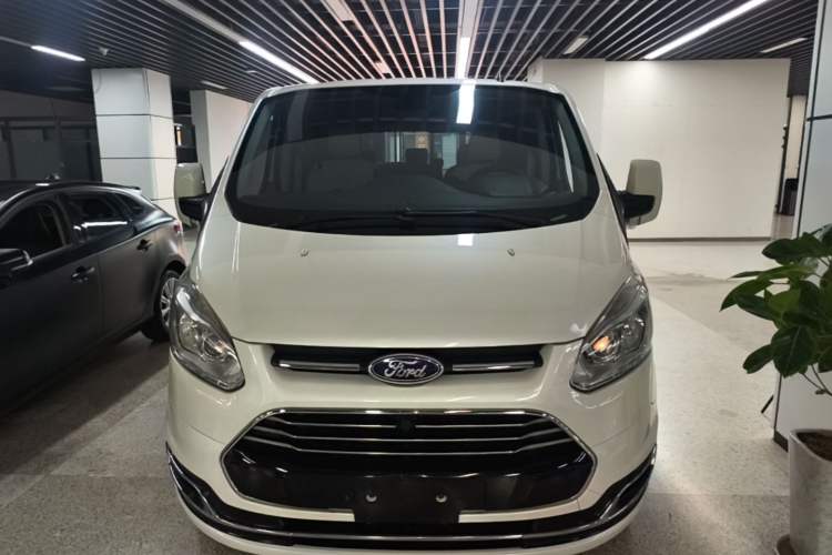 Used Ford Tourneo Custom 2017 2.0T Automatic Elite Edition Front