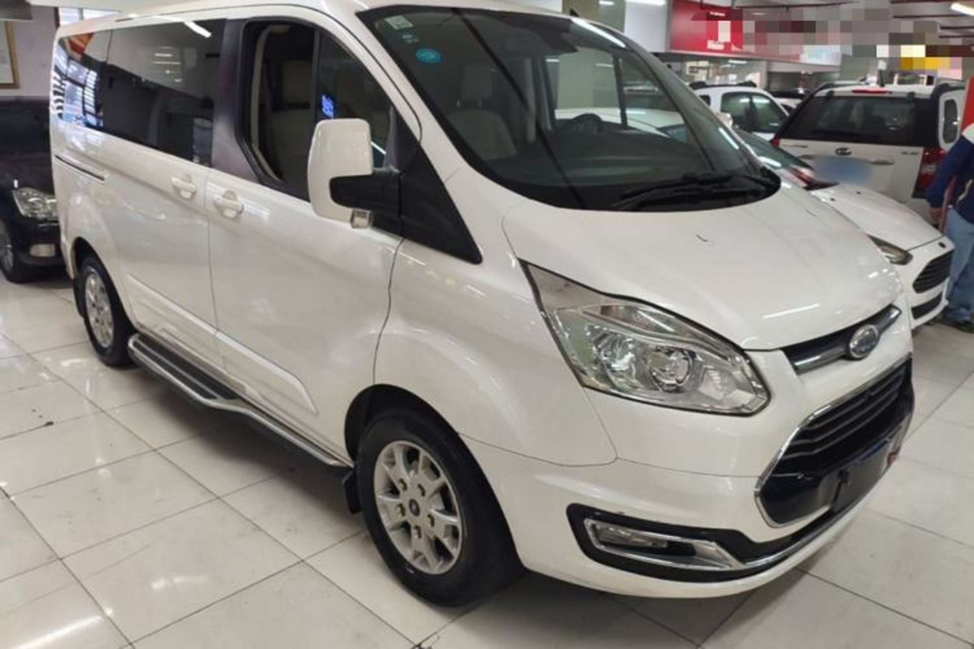 Used Ford Tourneo Custom 2017 2.0T Automatic Elite Edition Front Right 45 Deg