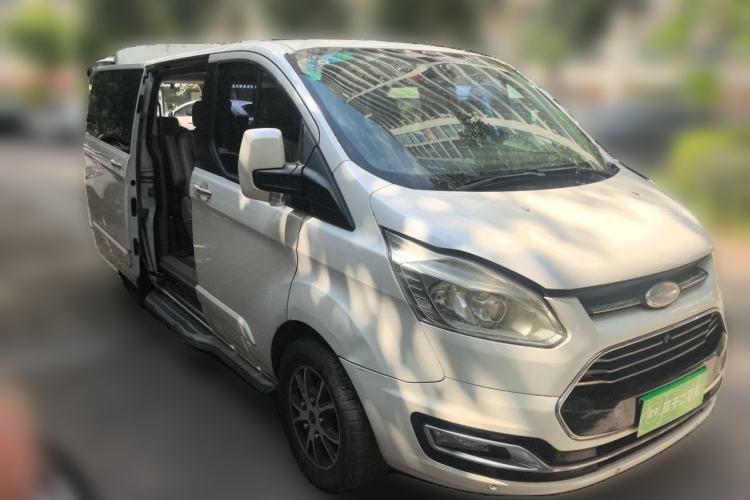 Used Ford Tourneo Custom 2017 2.0T Automatic Elite Version Front Right 45 Deg