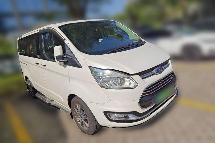 Used Ford Tourneo Custom 2017 2.0T Automatic Elite Version Front Right 45 Deg