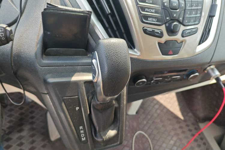 Used Ford Tourneo Custom 2017 2.0T Automatic Elite Edition Gear Lever