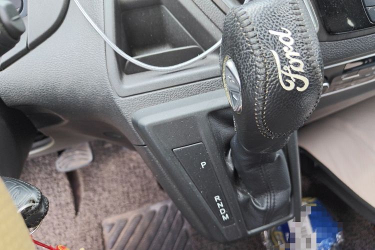 Used Ford Tourneo Custom 2017 2.0T Automatic Elite Version Gear Lever