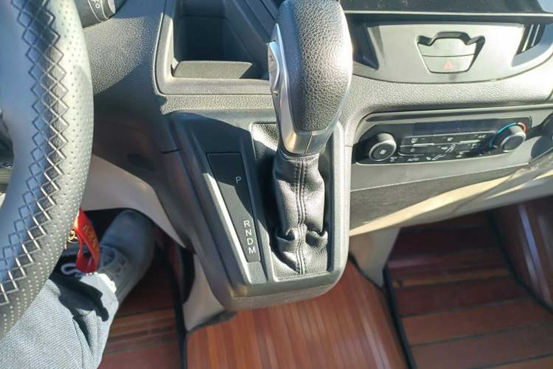 Used Ford Tourneo Custom 2017 2.0T Automatic Elite Edition Gear Lever