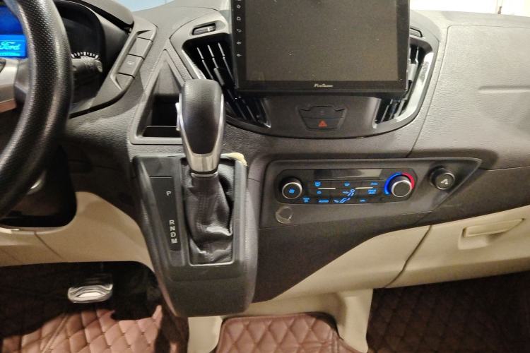 Used Ford Tourneo Custom 2017 2.0T Automatic Elite Edition Gear Lever