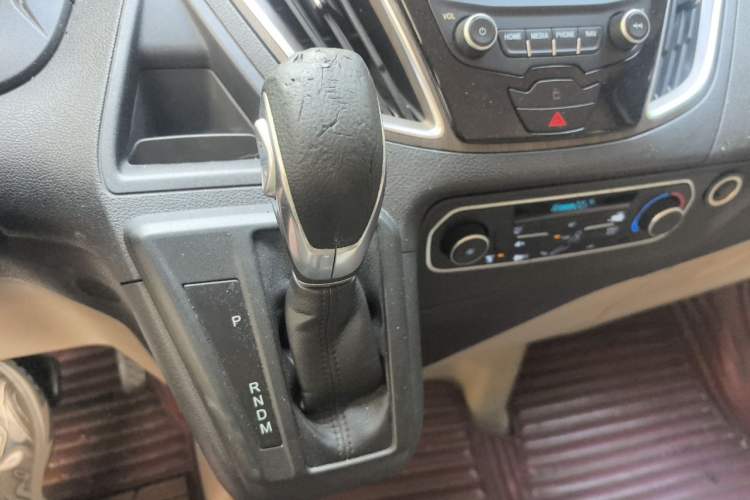 Used Ford Tourneo Custom 2017 2.0T Automatic Elite Version Gear Lever