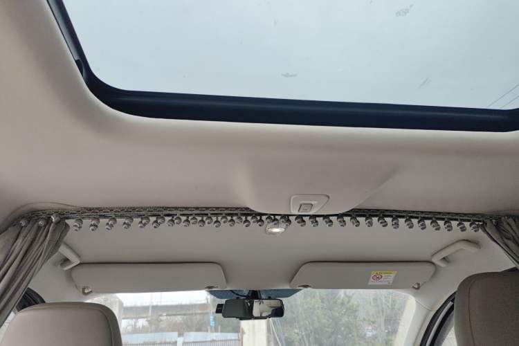Used Ford Tourneo Custom 2017 2.0T Automatic Elite Edition Headliner