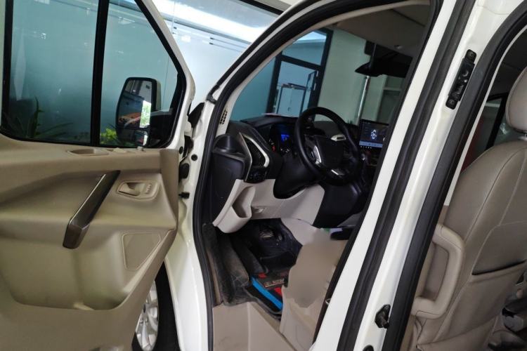 Used Ford Tourneo Custom 2017 2.0T Automatic Elite Edition Interior 3