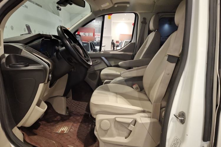 Used Ford Tourneo Custom 2017 2.0T Automatic Elite Edition Interior 3