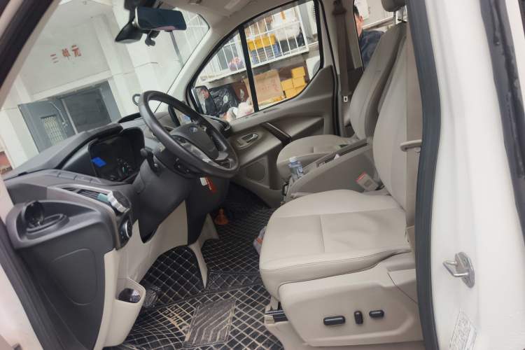 Used Ford Tourneo Custom 2017 2.0T Automatic Elite Version Left Front Seat