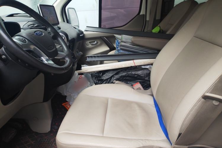 Used Ford Tourneo Custom 2017 2.0T Automatic Elite Version Left Front Seat