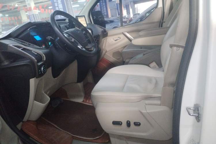 Used Ford Tourneo Custom 2017 2.0T Automatic Elite Version Left Front Seat