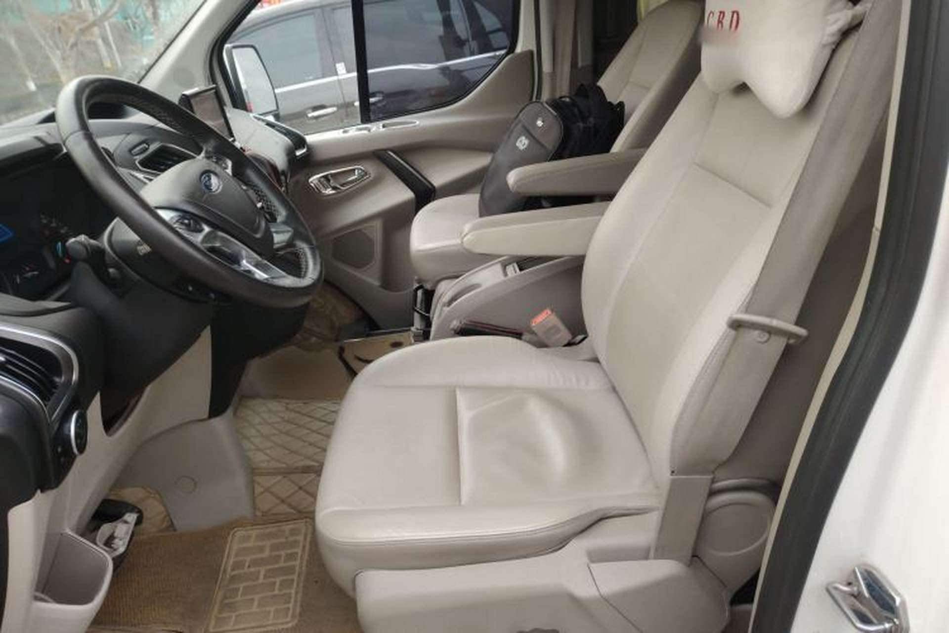 Used Ford Tourneo Custom 2017 2.0T Automatic Elite Version Left Front Seat