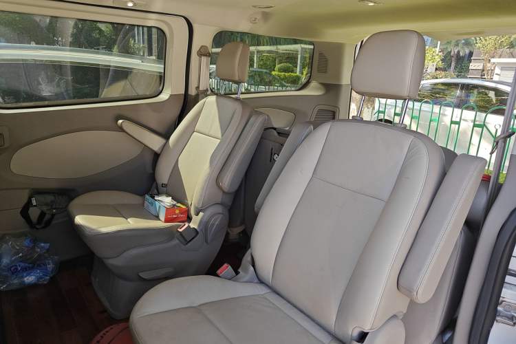 Used Ford Tourneo Custom 2017 2.0T Automatic Elite Version Left Rear Seat