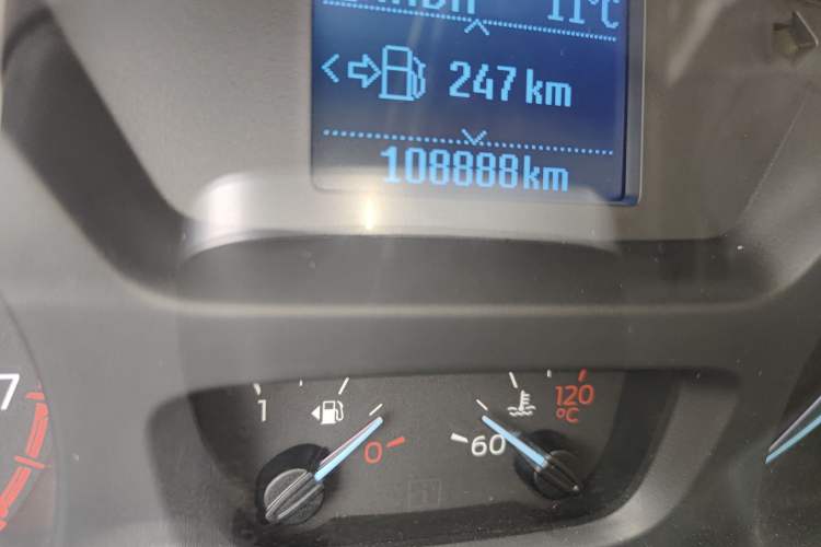 Used Ford Tourneo Custom 2017 2.0T Automatic Elite Edition Odometer Close Up
