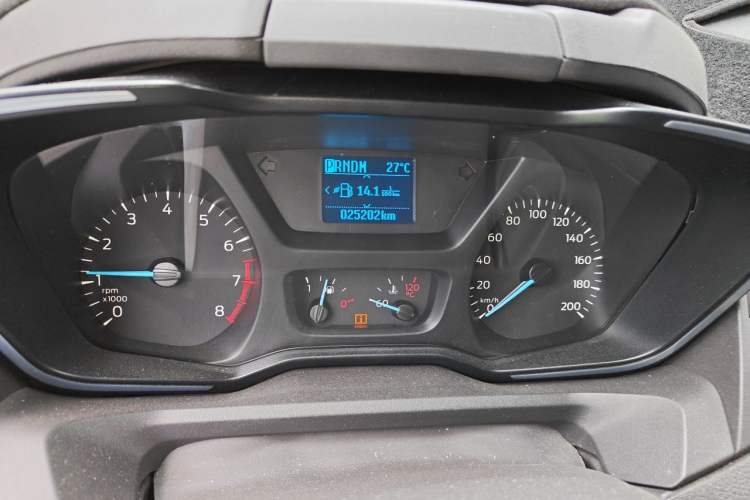 Used Ford Tourneo Custom 2017 2.0T Automatic Elite Version Odometer Close Up