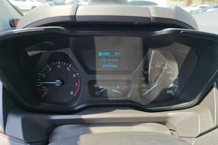 Used Ford Tourneo Custom 2017 2.0T Automatic Elite Edition Odometer Close Up