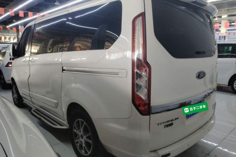 Used Ford Tourneo Custom 2017 2.0T Automatic Elite Version Rear Left 45 Deg