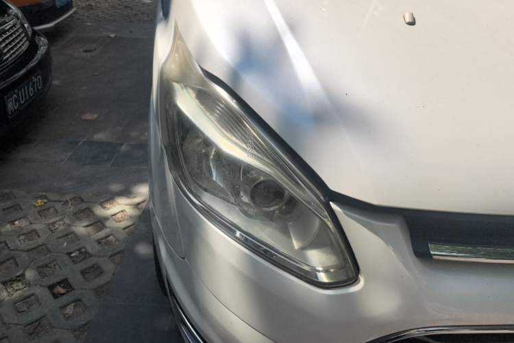 Used Ford Tourneo Custom 2017 2.0T Automatic Elite Version Right Front Headlight