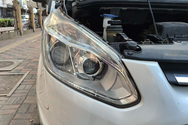 Used Ford Tourneo Custom 2017 2.0T Automatic Elite Edition Right Front Headlight