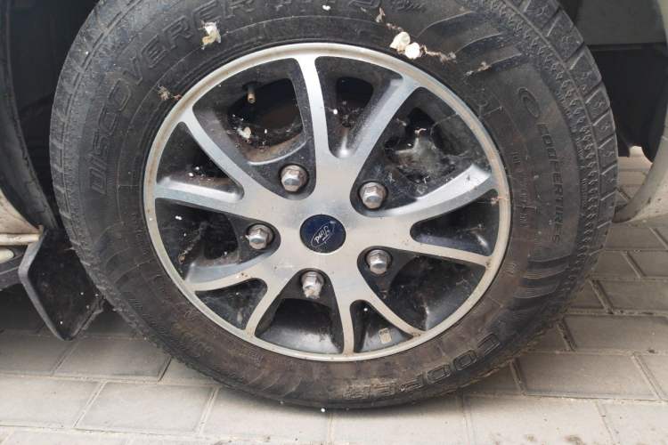 Used Ford Tourneo Custom 2017 2.0T Automatic Elite Version Right Front Wheel Hub