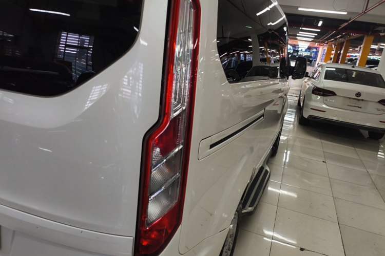 Used Ford Tourneo Custom 2017 2.0T Automatic Elite Edition Right Rear Taillight