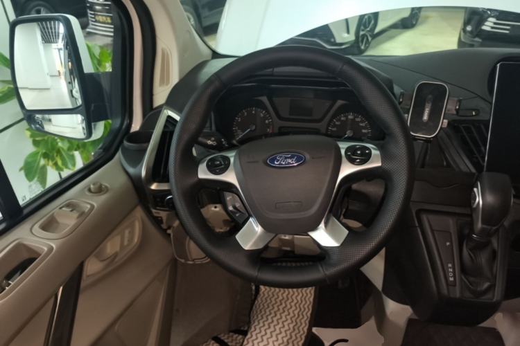 Used Ford Tourneo Custom 2017 2.0T Automatic Elite Edition Steering Wheel