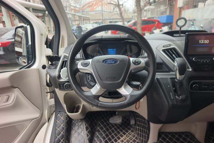 Used Ford Tourneo Custom 2017 2.0T Automatic Elite Version Steering Wheel