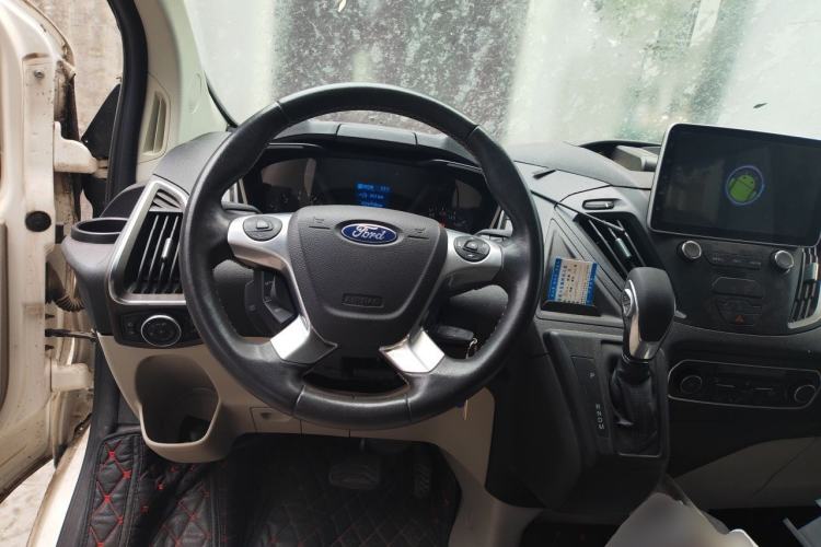 Used Ford Tourneo Custom 2017 2.0T Automatic Elite Version Steering Wheel