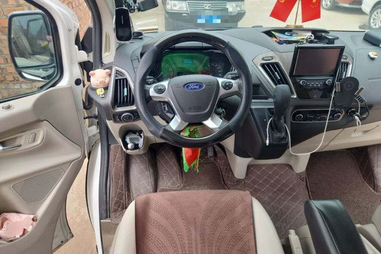 Used Ford Tourneo Custom 2017 2.0T Automatic Elite Version Steering Wheel