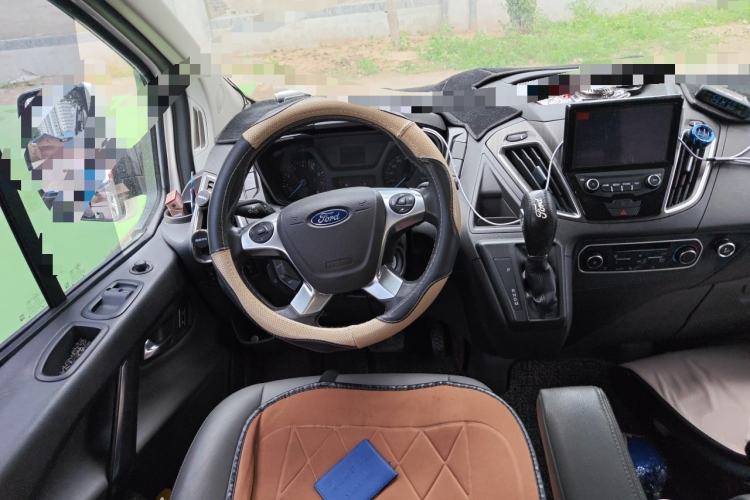 Used Ford Tourneo Custom 2017 2.0T Automatic Elite Version Steering Wheel