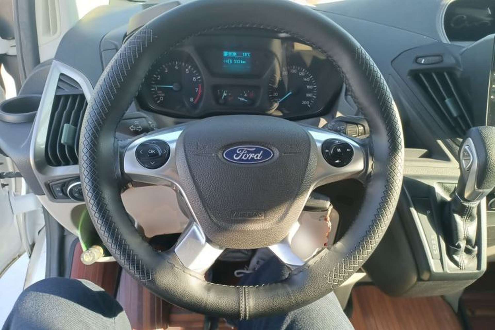 Used Ford Tourneo Custom 2017 2.0T Automatic Elite Edition Steering Wheel