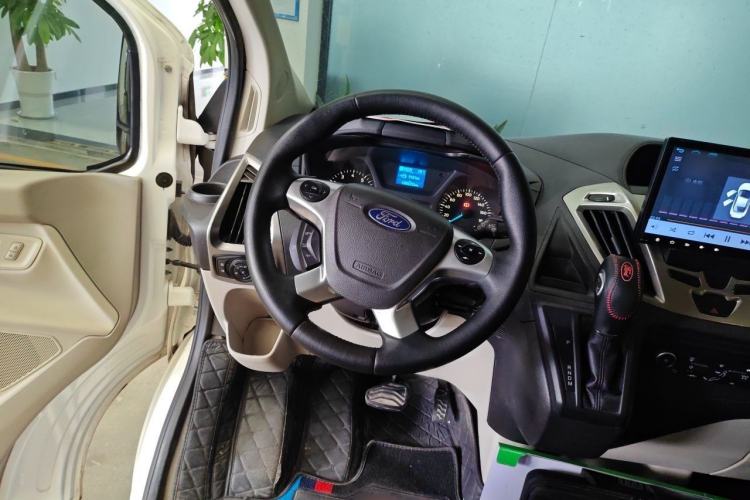 Used Ford Tourneo Custom 2017 2.0T Automatic Elite Edition Steering Wheel