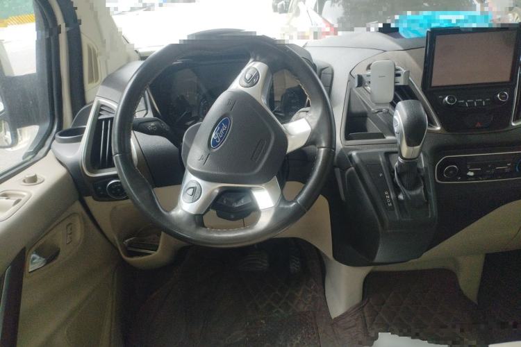 Used Ford Tourneo Custom 2017 2.0T Automatic Elite Version Steering Wheel