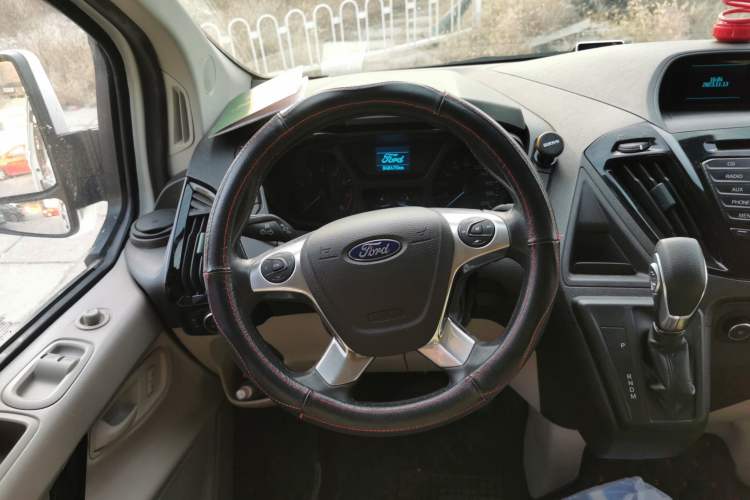 Used Ford Tourneo Custom 2017 2.0T Automatic Elite Edition Steering Wheel