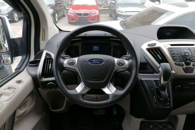 Used Ford Tourneo Custom 2017 2.0T Automatic Elite Edition Steering Wheel